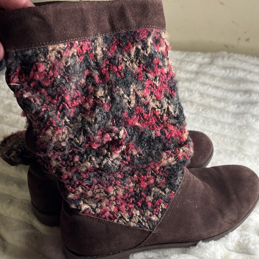 Toms Brown and Multicolor Knit Winter Boots